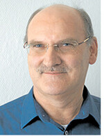 Tierarzt beim Rindergesundheitsdienst Aulendorf der Tierseuchenkasse (TSK) Baden-Württemberg, beschäftigt sich intensiv mit Endo- und Ektoparasiten bei Rindern und rät zu prophylaktischen Maßnahmen, um die Tiere auf der Weide gesund zu halten.