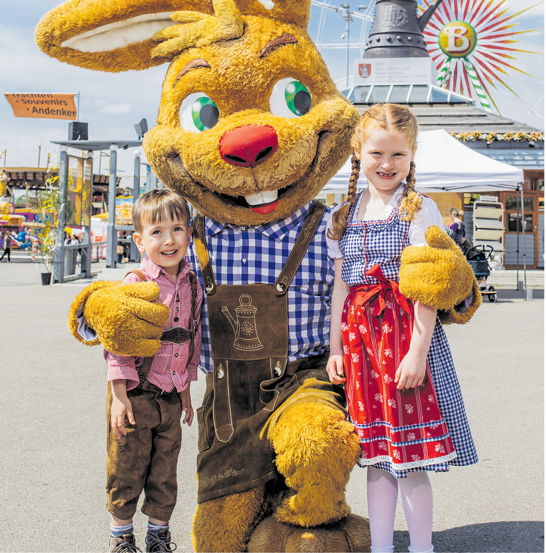 Das Stuttgarter Frühlingsfest auf dem Cannstatter Wasen öffnet dieses Jahr am Ostersamstag seine Tore. Vom 15. April bis 7. Mai 2017 dürfen sich kleine wie große Besucher auf drei erlebnisreiche Wochen in der Landeshauptstadt freuen. Rund 250 Schausteller, Wirte und Marktkaufleute sorgen auf dem Wasen für beste Unterhaltung.
