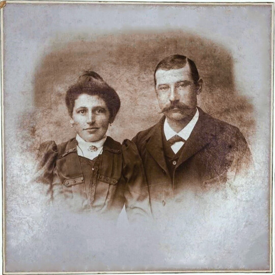 Paar um 1900.