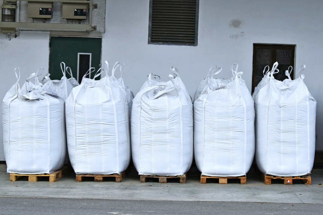 Big Bags eröffnen besonders kleinen und mittleren Betrieben flexible Bestellmengen, platzsparende Lagerung und schnelle Reaktion auf Witterung und Kultur.