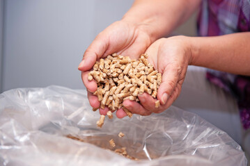 Nach der Heizperiode sinken Nachfrage und Preise fr Holzpellets. 