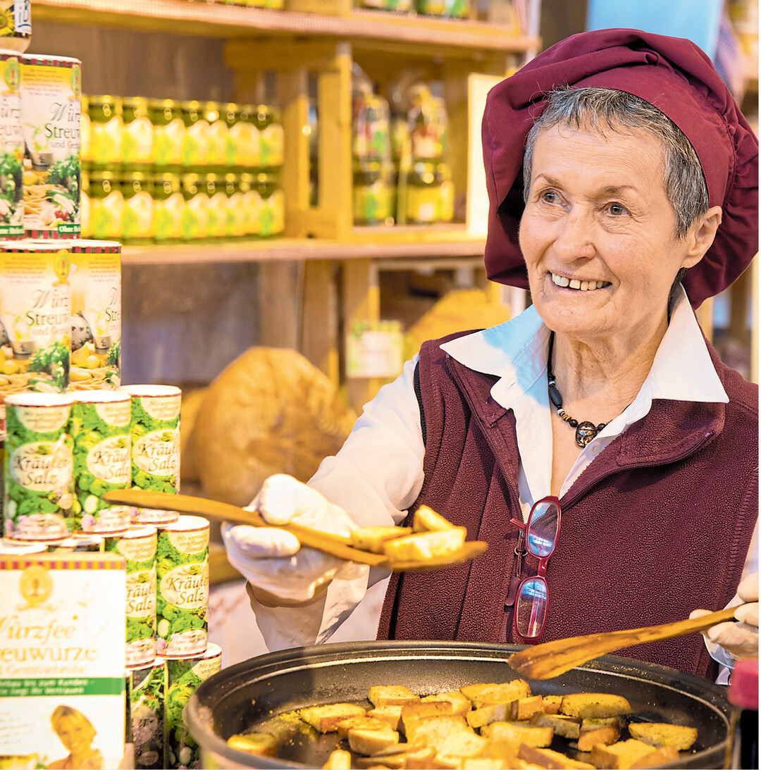 Bis Sonntag, 8. April, gibt es auf der Messe Stuttgart beim Markt des guten Geschmacks - Slow Food" jede Menge an leckeren Kostproben. Gleichzeitig laden als weitere Ausstellungen ein: Garten", Kreativ", Fair Handeln" und Mineralien, Fossilien und Schmuck". Da lohnt sich ein Messebesuch für die ganze Familie.