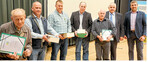 Die für ihr langjähriges Engagement geehrten Ortsobmänner mit dem Vorsitzenden des Kreisbauernverbandes Göppingen Hermann Färber (2. von rechts) und seinem Stellvertreter Jonas Keyl (rechts).