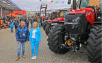 Über reges Interesse beim Wochenende der offenen Tür freuten sich die Geschäftsführer von Landmaschinen Kälber, Jürgen Kälber und Susanne Bäder.