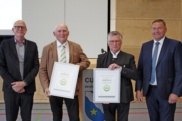 Die Geehrten Bernhard Hirt (2. v. l.) und Reiner Mller (2. v. r.) umrahmt von Christian Wittlinger (r.) und Hansjrg Weber (l.). 