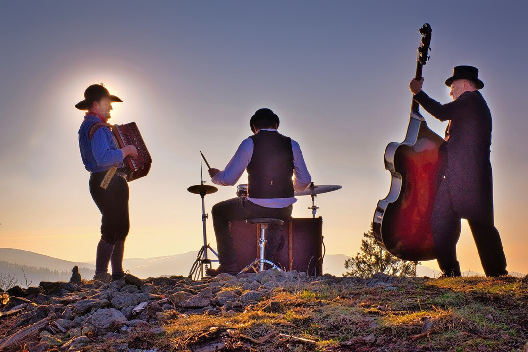 Martin Wangler (l.) mit seiner Band Die Waldvgel.