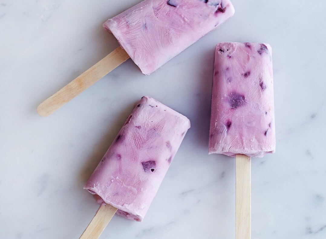 Kirsch-Joghurt Eis am Stiel