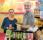 Die Verbrauchermesse Slow Food in Stuttgart gilt als Markt des guten Geschmacks aus regionaler Erzeugung.Marc und Bettina Berchtold-Zabel aus Südbaden verkaufen Bio-Kräuter aus eigenem Anbau.