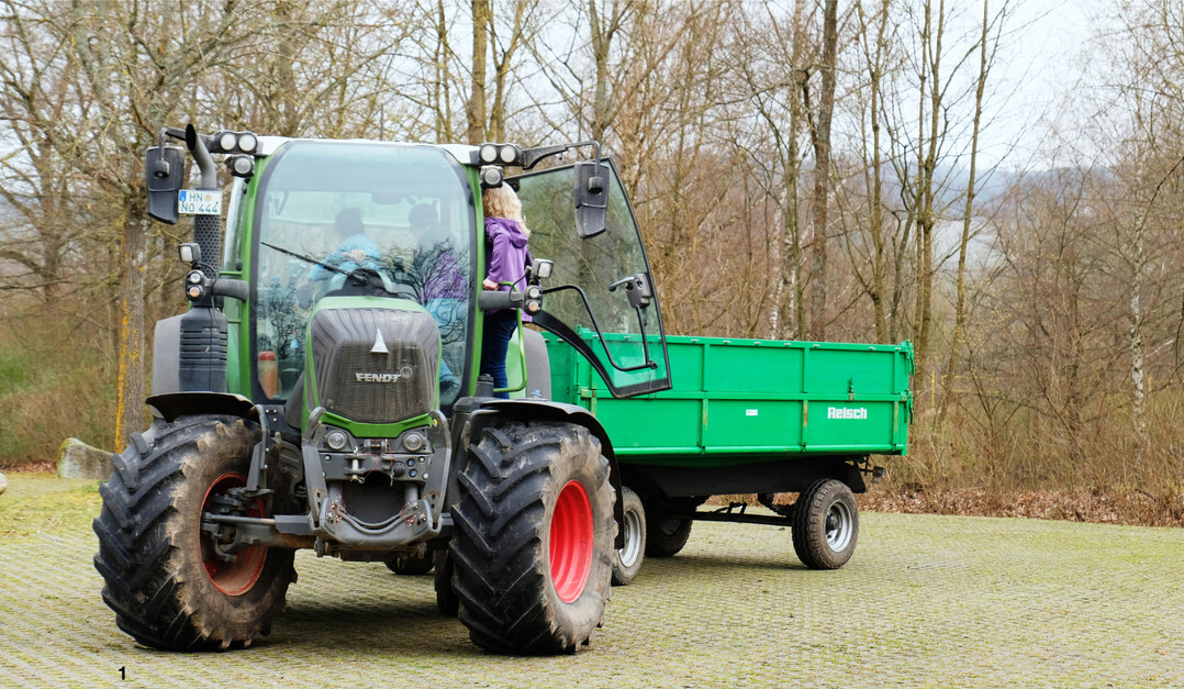 Einen Nachmittag lang verwandelt sich ein Besucherparkplatz am Breitenauer See in einen Übungsparcour.