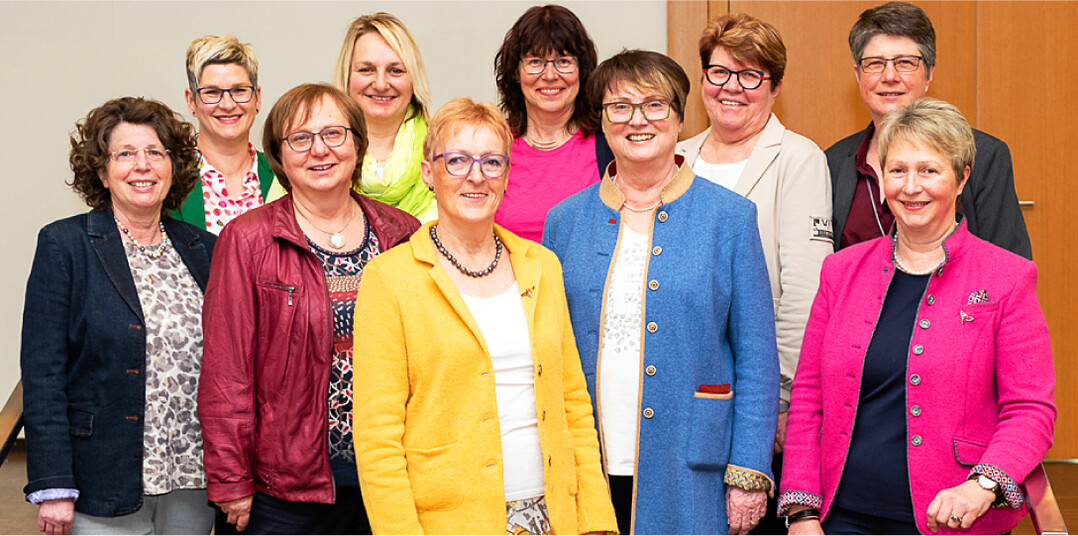 Das neue Präsidium des Landfrauenverbandes Württemberg-Baden, von links, vorne: Doris Hoinkis, Ilse Stutz, Präsidentin Marie-Luise Linckh, Lieselotte Zeller, Renate Wolf. Hinten: Rotraud Mack, Tanja Maurer, Ulrike Wanielik, Petra Lippkau und Christine Böhmerle. Auf dem Bild fehlt Petra Nastainczyk.