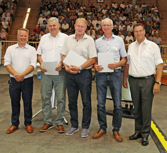 Abschied vor groem Publikum in der Arena Hohenlohe, v. l.: Patrick Schmelzle, Ulrich Khnle, Dieter Biermann, Hugo Sekler  und Peter Hauk.