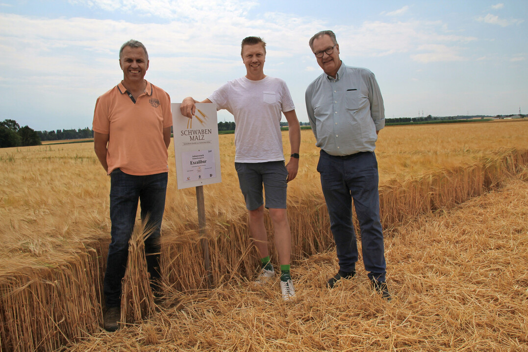 Organisatoren der Braugerstenrundfahrt im Raum Ulm (v. r.): Andreas Hiby-Durst, Vorsitzender der Landesbraugerstenstelle, Magnus Häußler und Fachberater Karl-Otto Sprinzing.