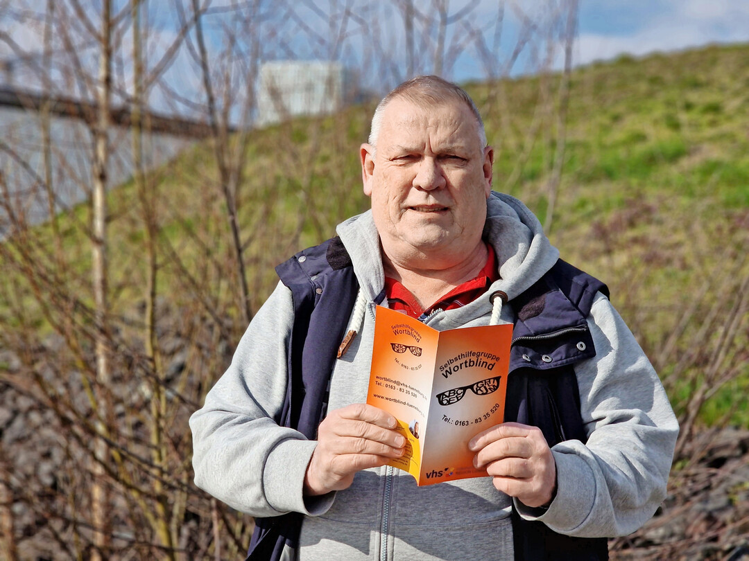 Uwe Boldt ist Mitbegründer der Selbsthilfegruppe „Wortblind“, die sich einmal monatlich in einer VHS an seinem Wohnort trifft.