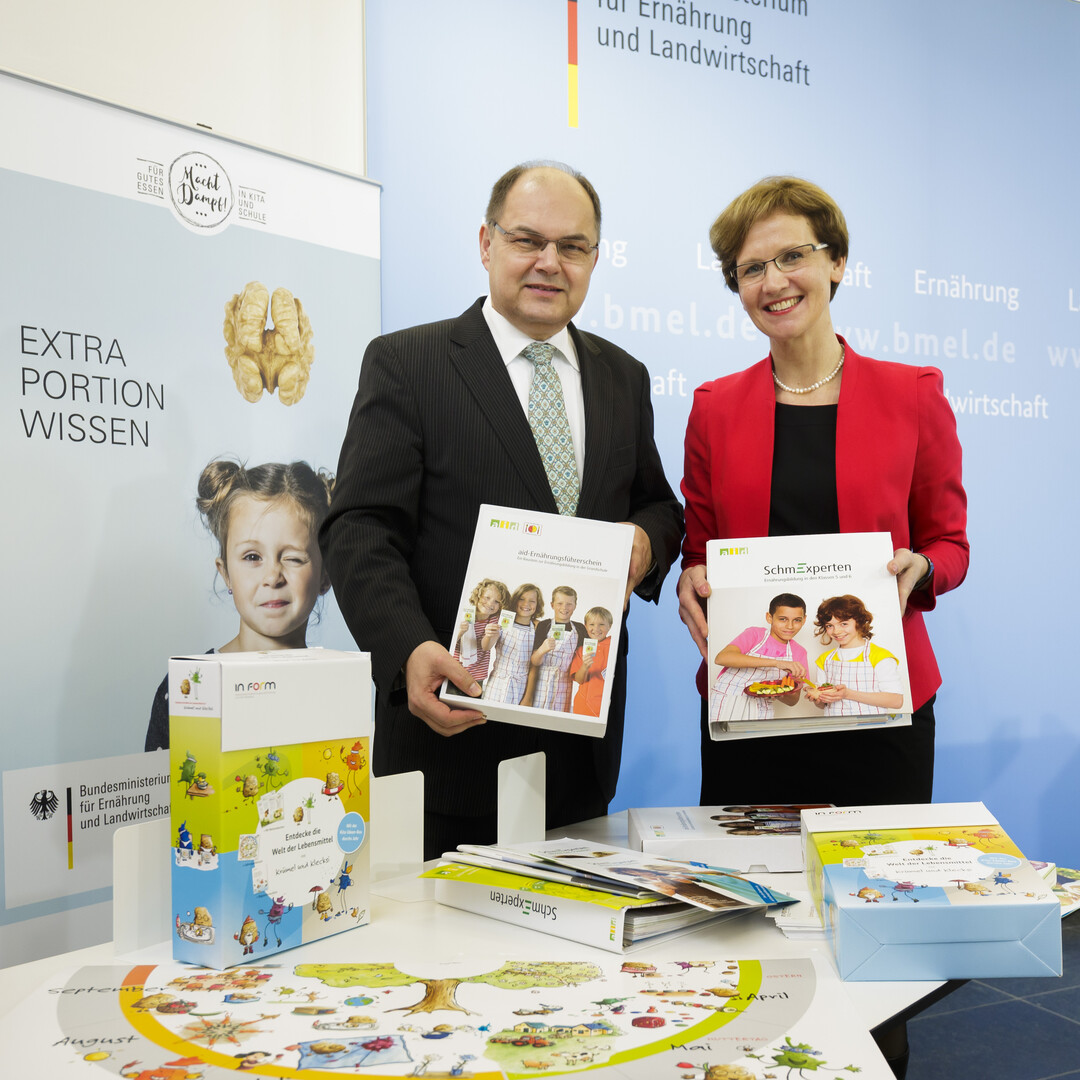 Bundesernhrungsminister Christian Schmidt  mit Dr. Margret Bning-Fesel, Geschftsfhrerin des aid Infodienstes