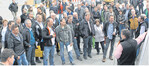 Die neuen gesetzlichen Vorgaben für den Bau von Fahrsilos lockten rund 250 Besucher zum Silobautag nach Aulendorf. Dr. Hansjörg Nußbaum (vorne rechts) informierte über den Umbau der Siloanlage am LAZBW.