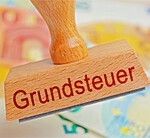 Die Arbeitsüberlastung ist auf allen Seiten hoch: Die Finanzämter haben erst gut ein Viertel aller abgegebenen Erklärungen zur Grundsteuer B bescheidet. Millionen von Erklärungen stehen noch aus.