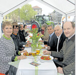 An der langen Tafel nahmen Platz (v. l.) Friedlinde Gurr-Hirsch (MLR), Klaus Brodbeck (BV Stuttgart), Kurt Matthes, Joachim Lederer (beide Landesinnung für Fleischerhandwerk) und Hans-Benno Wichert (LBV).
