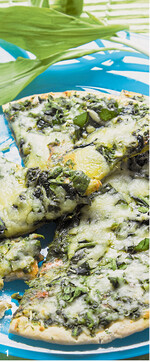 Bärlauch und Spinat harmonieren gut auf der Pizza.