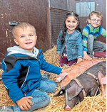 Die Kleinsten freuen sich über einen Besuch der Tierschau.