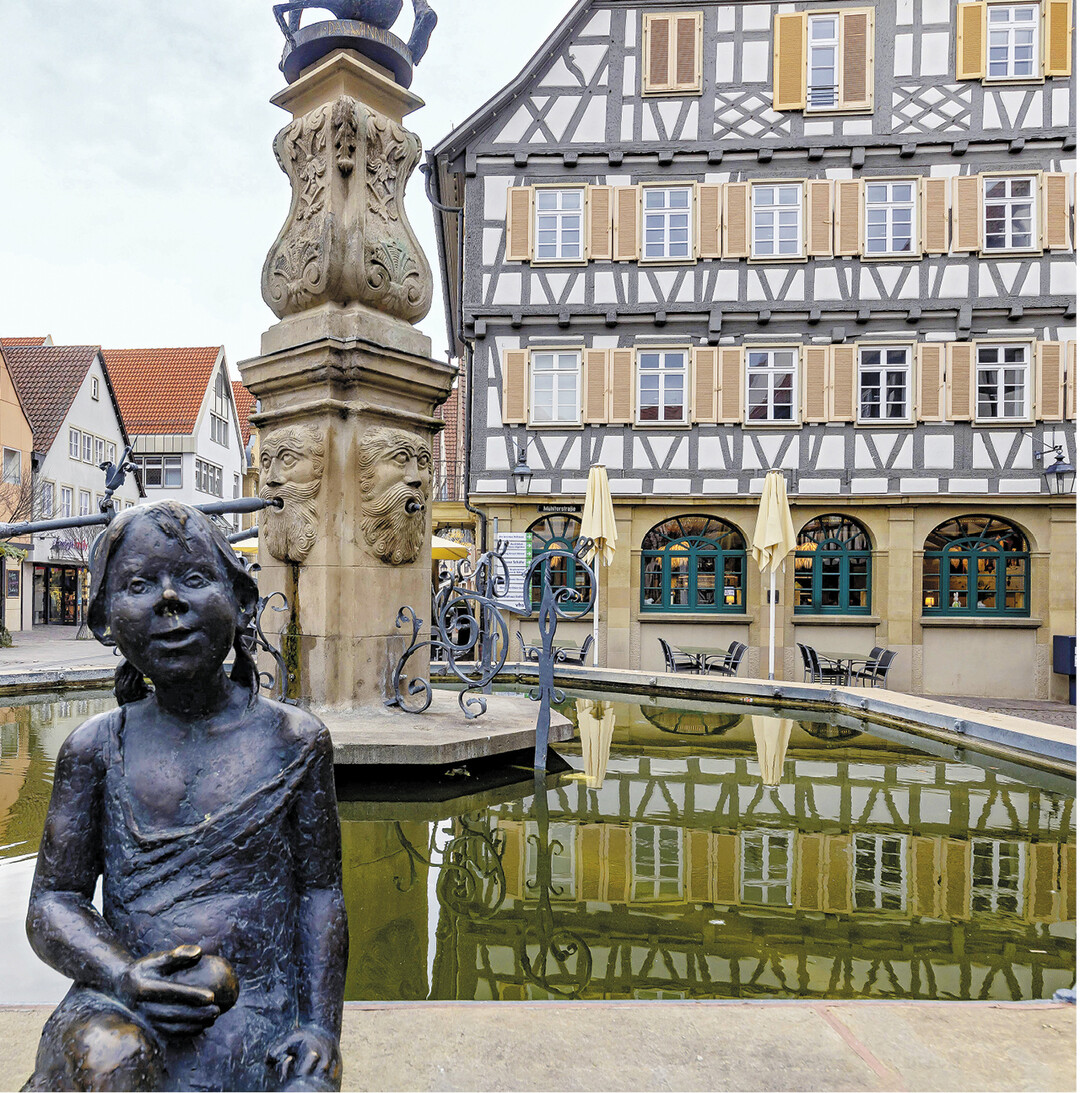 Die Heimattage sind seit 1978 das offizielle Landesfest Baden-Württembergs. Dieses Jahr lädt Winnenden im Rems-Murr-Kreis unter dem Motto Miteinander leben" ein. Der Auftakt wird vom 3. bis 5. Mai in der Innenstadt gefeiert. Und zum Vormerken: Beim Landesfestumzug am 8. September werden rund 90 Gruppen durch die historische Marktstraße ziehen. Infos unter www.heimattage-winnenden.de