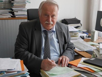 Ministerialdirigent Joachim Hauck, Leiter der Abteilung "Landwirtschaft" im Ministerium fr Lndlichen Raum und Verbraucherschutz (MLR), in seinem Bro im Ministerium in Stuttgart.