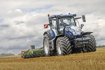 Der neue T7 ist erstmals in der neuen Farbe Dynamic Blue erhltlich.