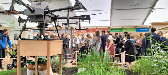 Beim Rundgang ber die Mittelpunktschau des Grnen Pfads, der in diesem Jahr unter dem Motto stand: Landwirtschaft.genial.digital.