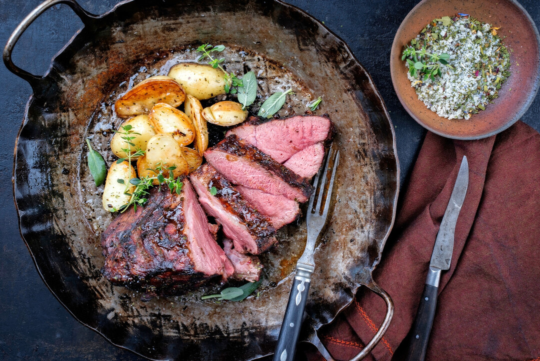 Wildbret ist beliebt. Laut einer Umfrage halten es viele Menschen fr ein gesundes, natrliches Fleisch.