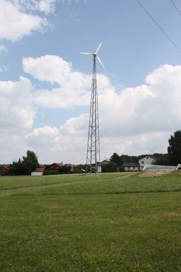 Wer eine Kleinwindkraftanlage besitzt, wrde sie auch weiterempfehlen, denn neben der Wirtschaftlichkeit sind auch die Technikbegeisterung und die Eigenversorgung mit selbst produziertem erneuerbarem Strom wichtige Faktoren fr die Betreiber.
