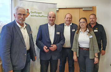 1 Die Vorstandmitglieder (v. l. n. r.): Werner Hackenberger, Georg Heitlinger, Josef Wohlfrom, Geschftsfhrerin Andrea Bauer, und Marcus Knninger. 