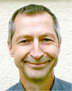 Dr. Wolfgang Zehlius-Eckert ist Mitbegründer und Fachbereichsleiter für Recht und Verwaltung des Deutschen Fachverbands für Agroforstwirtschaft (DeFAF) e.V.