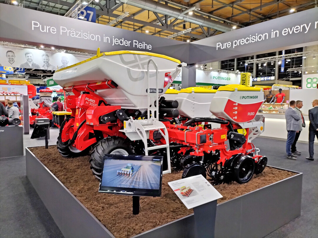 Pttinger stellt den Prototyp einer Einzelkornsmaschine vor.