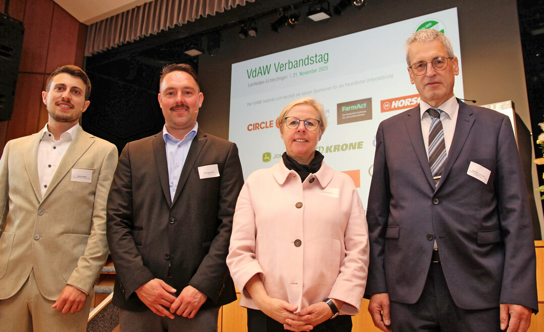Geschftsfhrung und Moderatoren des Verbandstags (v. r.): VdAW-Prsident Wilhelm Lohrmann, Geschftsfhrerin Dr. Brigitta Httche, Timo Schumann und Samir Bendt.