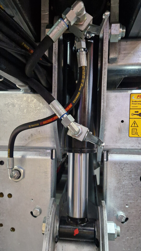 Der Druck im Hydrauliksystem wird erfasst und umgerechnet.