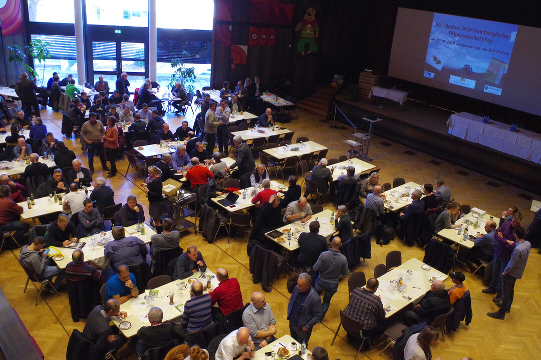 Der Saal in Bad Buchau war zum 66. Pflanzenschutztag gut gef�llt mit interessierten Landwirtinnen und Landwirten.