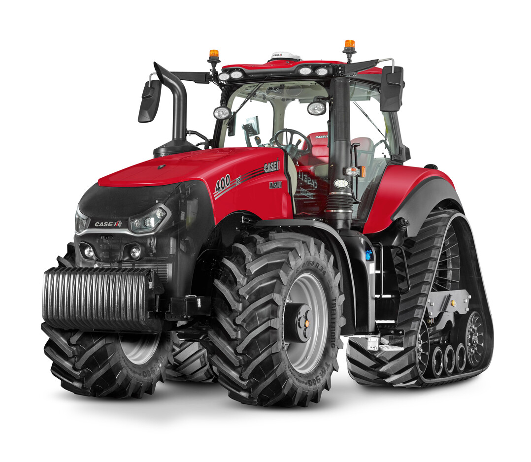 Der Magnum 400 AFS Connect  hier mit dem Rowtrac-Laufwerk rundet die Baureihe nach oben ab.