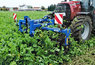 Die Messerwalze ermglicht einen schnellen und preiswerten Zwischenfruchtumbruch. 