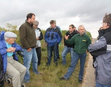 Gemeinsam auf dem Weg zur Kompetenzregion fr nachwachsende Rohstoffe  Teilnehmer des Netzwerktreffens Landwirtschaft der Bioenergie-Region H-O-T in Bad Mergentheim.