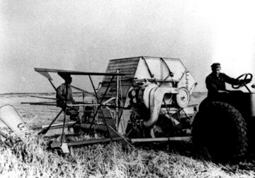 Der groe Durchbruch gelang August Claas 1936 mit einem gezogenen Mhdrescher mit einem seitlich angebrachten Schneidwerk. 