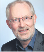 Karl-Ulrich Templ, stellvertretender Direktor und Abteilungsleiter ‚Medien und Methoden der Landeszentrale für politische Bildung Baden-Württemberg, ist Lehrbeauftragter an der Universität Tübingen.