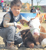 Der jüngste Teilnehmer bei der Rinderschau, Nurai Kubach.