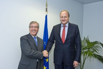 DBV-Prsident Joachim Rukwied bei seinem Treffen mit EU-Kommissar fr Umwelt und Fischerei, Karmenu Vella, am 24. September 2015.
