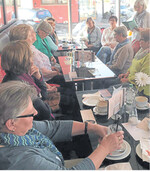 Beim Frühstückstreff erinnerte Antonie Göhl an berühmte Frauen.