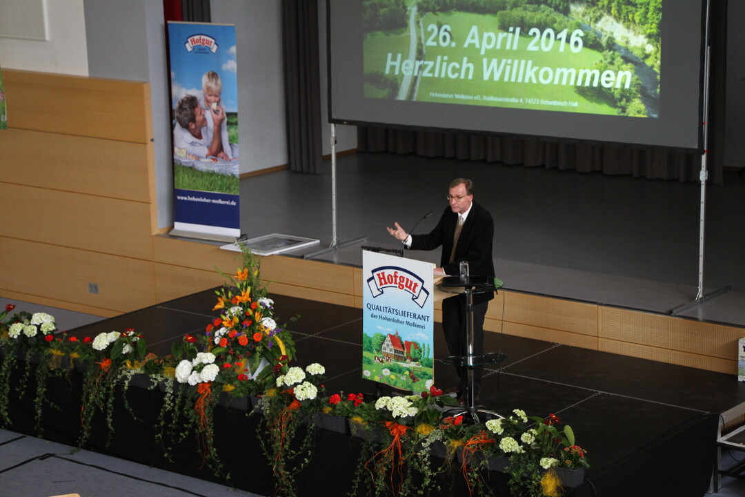 Abschlieend referierte Dr. Clemens Dirscherl, Evangelisches Bauernwerk, zum Thema "Landwirtschaft im Spannungsfeld vielfltiger Erwartungen der Nachhaltigkeit".