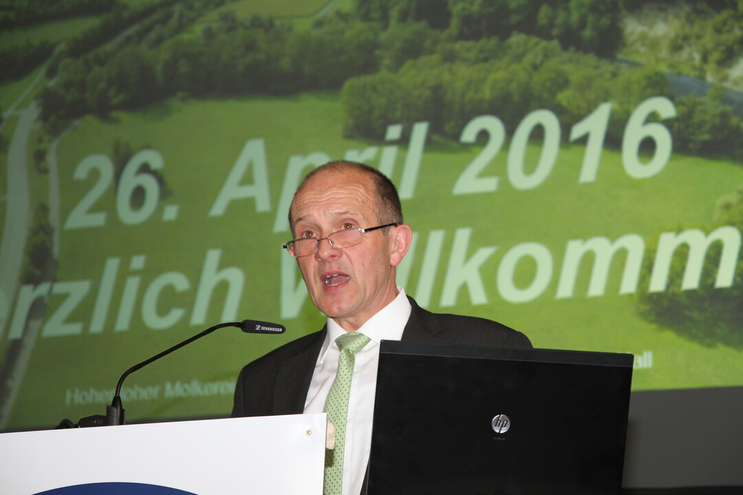Vorstandsvorsitzender Manfred Olbrich erffnete die Generalversammlung.