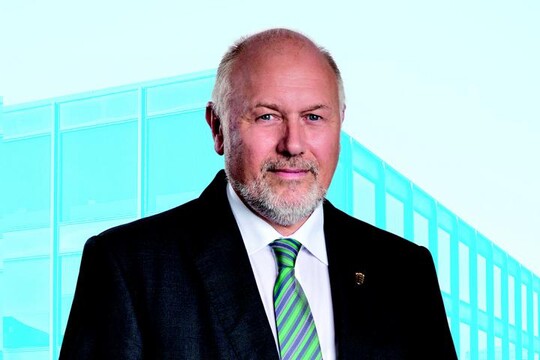FDP: Dr. Friedrich Bullinger MdL, Schwbisch Hall, gelernter Landwirt, promovierter Diplom-Agraringenieur, Groe Staatsprfung mit hherem Lehramt, Mitglied im Ausschuss fr Lndlichen Raum und Verbraucherschutz und Fachsprecher fr Agrarpolitik und Lndliche Rume der FDP-Landtagsfraktion, ist bundesweiter Koordinator der FDP-Fraktionsvorsitzendenkonferenz.  |  Foto: FDP