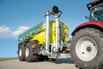 Der Saugr�ssel erreicht eine Tiefe von 3,5 Metern.