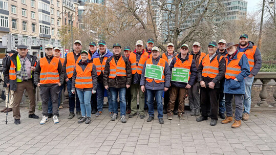 Baden-w�rttembergische Landwirtinnen und Landwirte demonstrieren in Br�ssel.