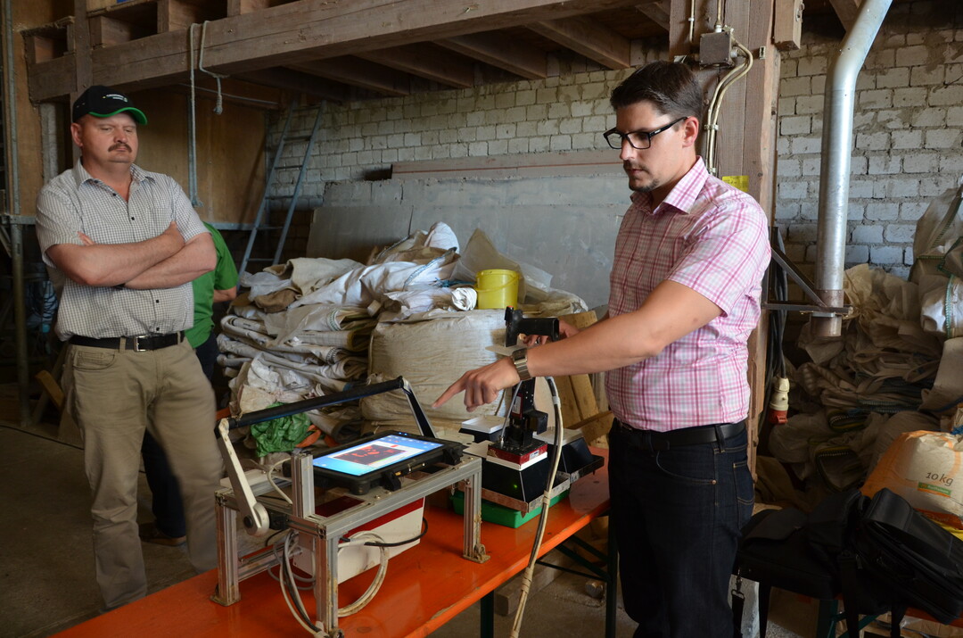 Dr. Fabian Runge von der Firma Identxx stellt das QWERT-System vor.