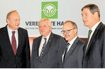 Mitgliederversammlung mit (v. l.): DBV-Präsident Joachim Rukwied, Ministerpräsident Volker Bouffier, Aufsichtsratsvorsitzender Klaus Mugele und Vorstandsvorsitzender Dr. Rainer Langner.